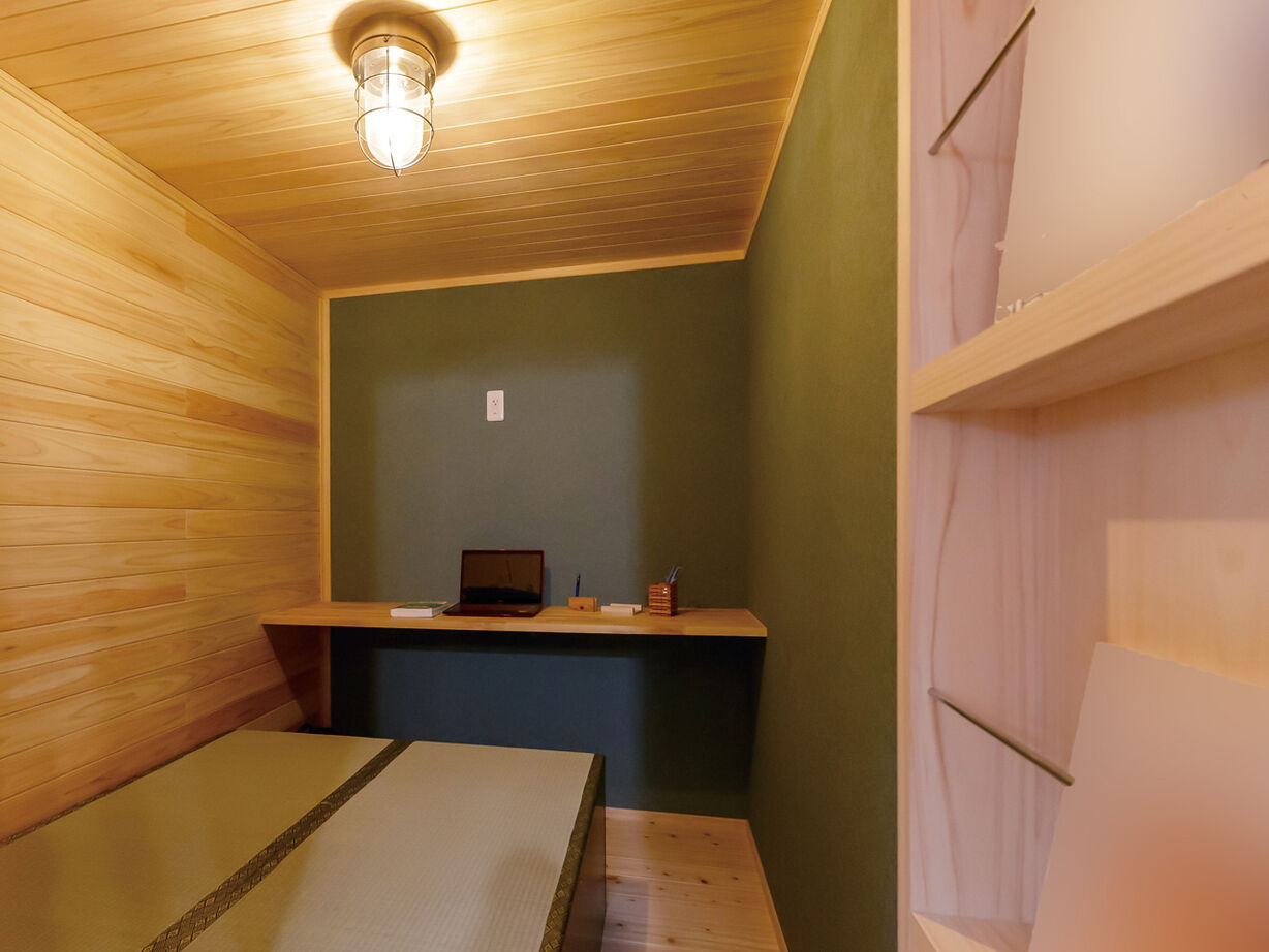 木楽自然工房　檜乃アットホーム 【2500～2599万円】木のらせん階段にペレットストーブも。家族が自然と集まるリビングがある無垢材の家の建築実例画像8