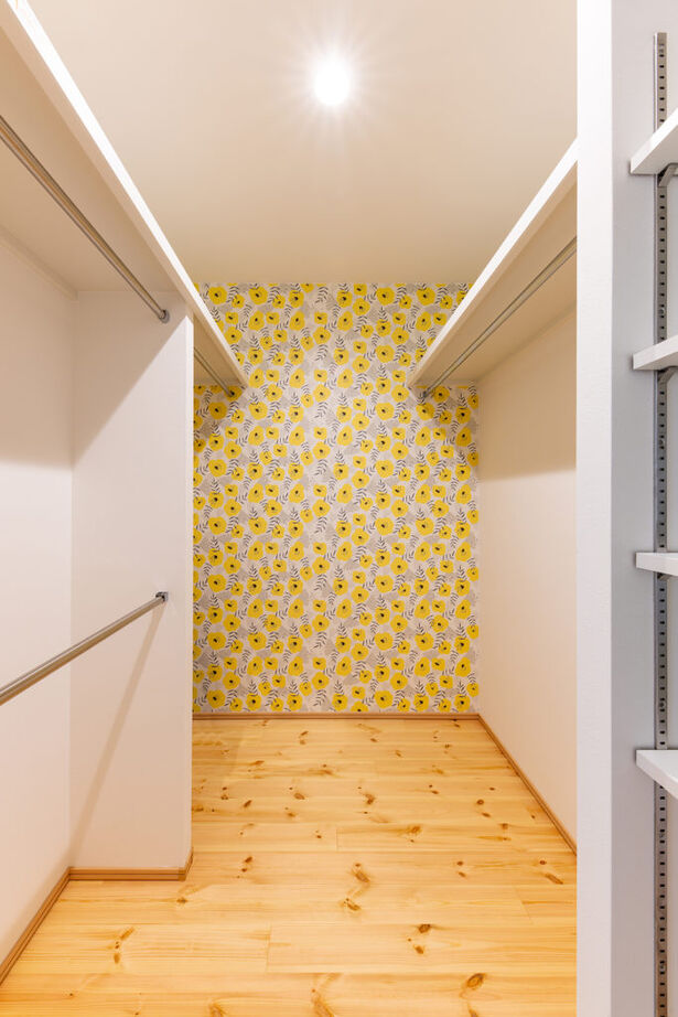 スタイルハウス 多彩な壁紙たちが遊び心あふれる自然素材の家の建築実例画像7