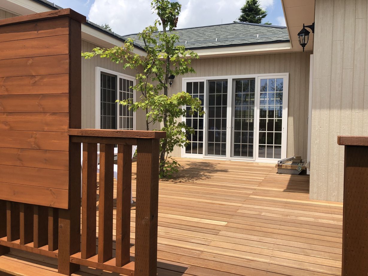 シスクホーム 【平屋/輸入住宅/中庭/暖炉/愛犬と暮らす】四季の移ろいを感じる暮らしを。軽井沢の空気を感じての建築実例画像4