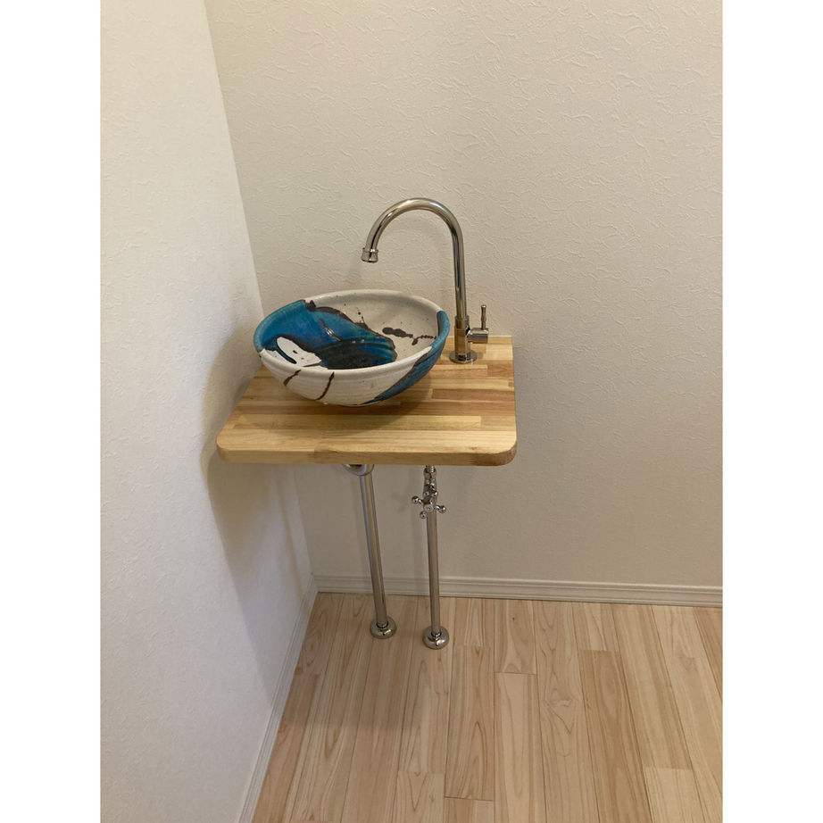 シスクホーム 【平屋/1000万円台/輸入住宅/ウッドデッキ/窓のあるロフト】美しいブルーのアメリカンテイストの家の建築実例画像5