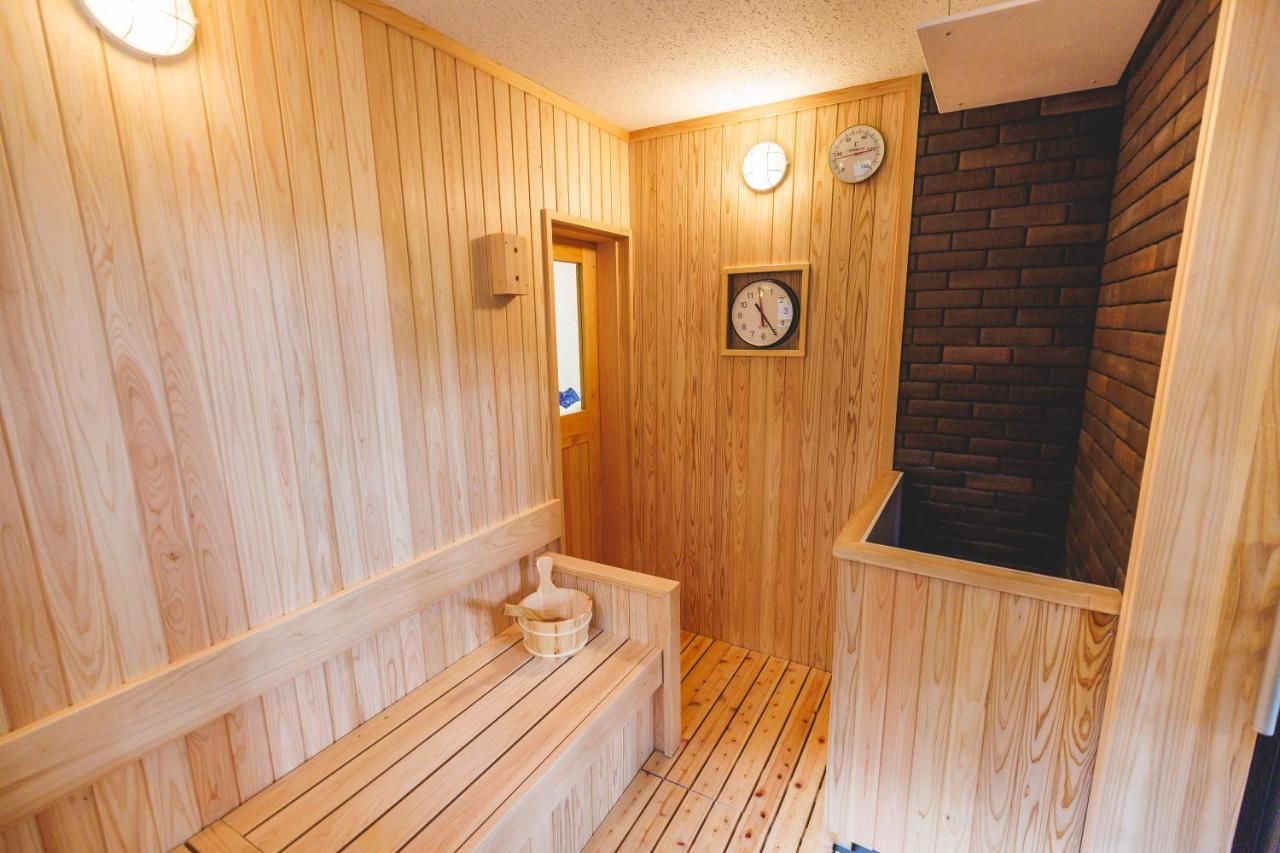 シスクホーム 【サウナ/ヒノキ風呂/薪ストーブ/ウッドデッキ/ペットと暮らす】自然を満喫する森と過ごす家の建築実例画像5