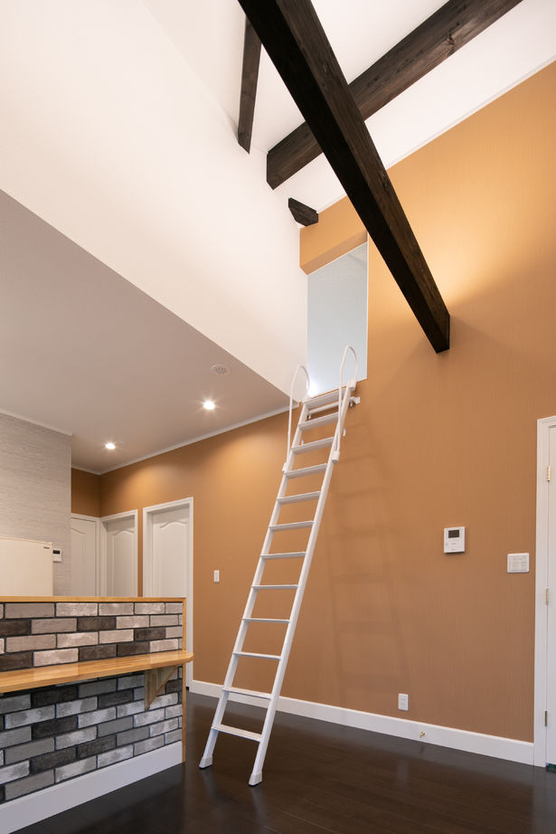 シスクホーム 【平屋/高気密・高断熱/ウッドデッキ/薪ストーブ】鳥のさえずりを聞きながら、木々の中で過ごす家の建築実例画像9