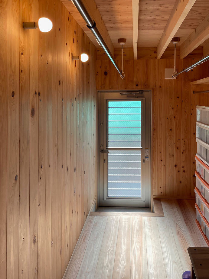 やすら木ほーむ（五藤社寺建設） 【岐阜市×無垢材×珪藻土×狭小地】間口6ｍの狭小地でも２階リビング＆スキップフロアで収納もいっぱい！の建築実例画像10