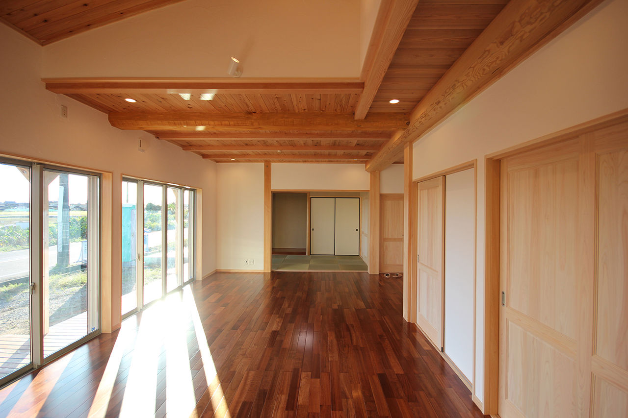 やすら木ほーむ（五藤社寺建設） 【一宮市×無垢材×漆喰壁×1階寝室】自然素材にこだわって建てた「半平屋スタイルの家」の建築実例画像2