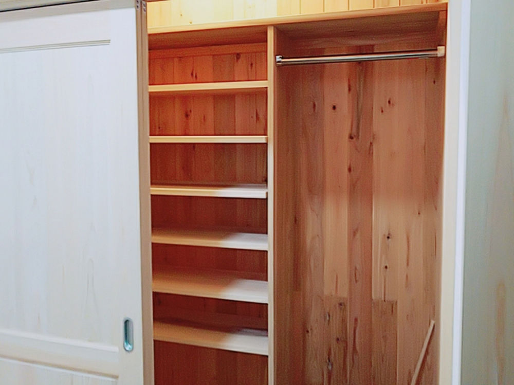 やすら木ほーむ（五藤社寺建設） 【一宮市×無垢材×漆喰壁×1階寝室】自然素材にこだわって建てた「半平屋スタイルの家」の建築実例画像8