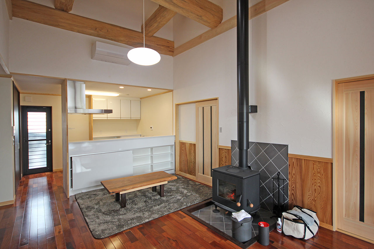 やすら木ほーむ（五藤社寺建設） 【大垣市×無垢材×漆喰壁×遮熱シート×薪ストーブ】むくり屋根が彩る宮大工が建てる料亭テイストの平屋の建築実例画像3