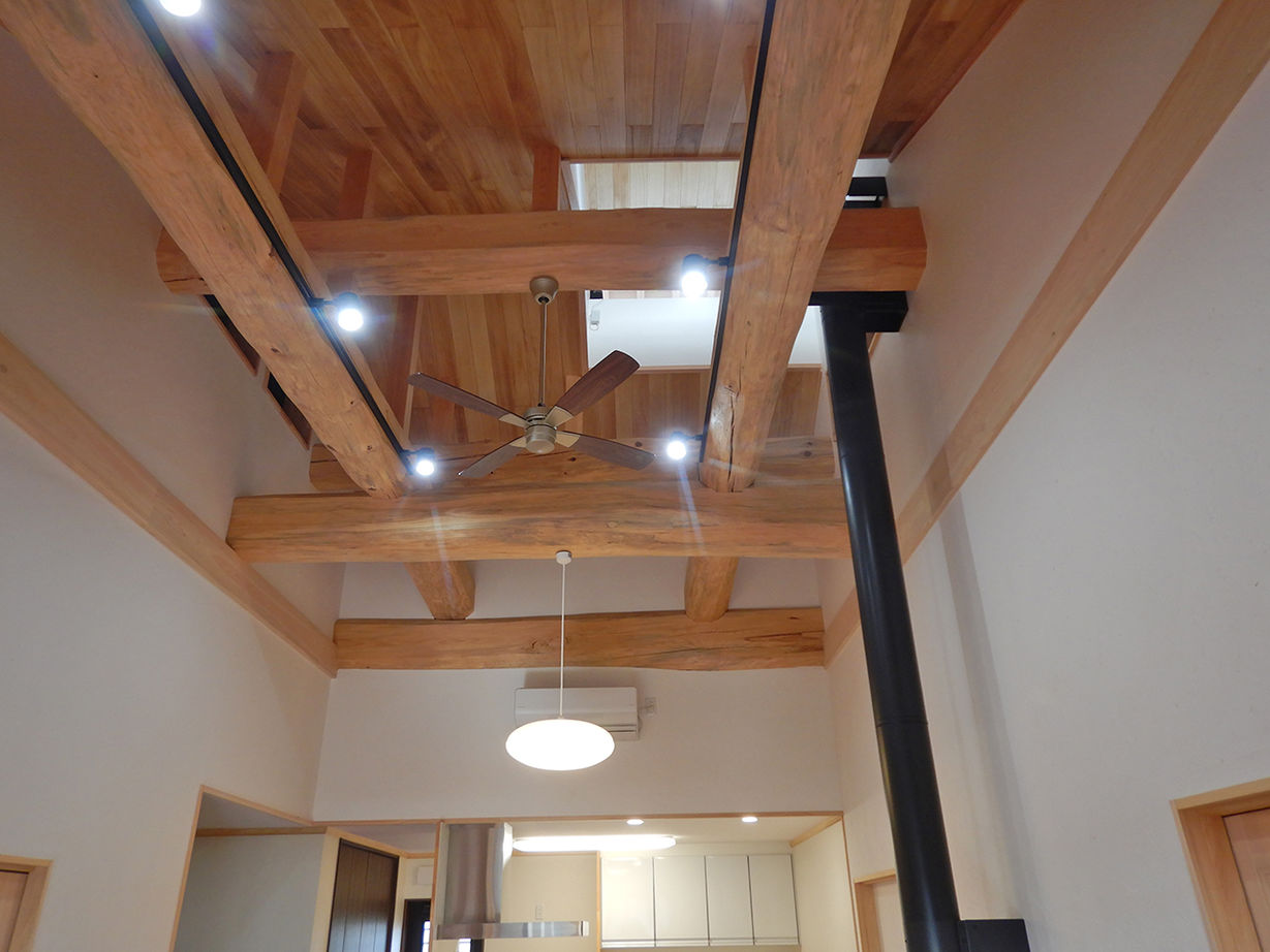 やすら木ほーむ（五藤社寺建設） 【大垣市×無垢材×漆喰壁×遮熱シート×薪ストーブ】むくり屋根が彩る宮大工が建てる料亭テイストの平屋の建築実例画像4