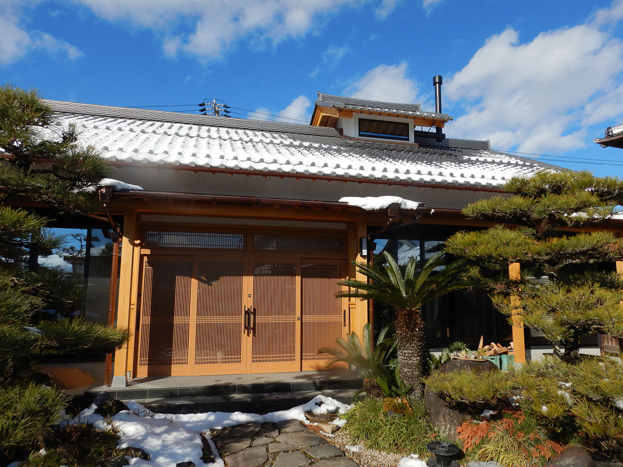 やすら木ほーむ（五藤社寺建設） 【大垣市×無垢材×漆喰壁×遮熱シート×薪ストーブ】むくり屋根が彩る宮大工が建てる料亭テイストの平屋の建築実例画像10