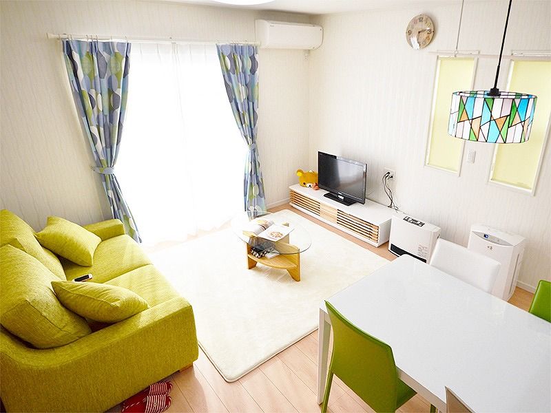 ファイブイズホーム 【坪単価61.5万円】小上がり畳スペース/1階に大容量ウォークインクローゼットを設置し収納にこだわったお家の建築実例画像2