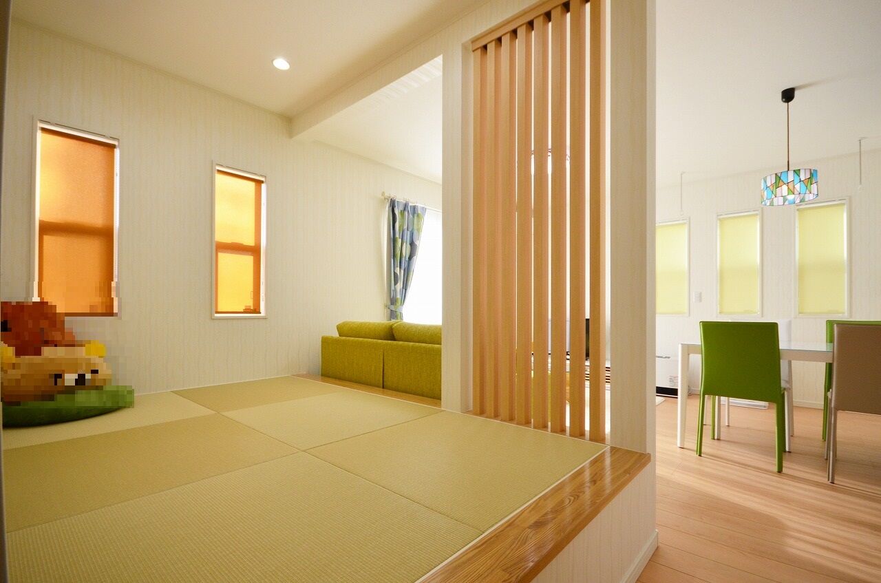 ファイブイズホーム 【坪単価61.5万円】小上がり畳スペース/1階に大容量ウォークインクローゼットを設置し収納にこだわったお家の建築実例画像3