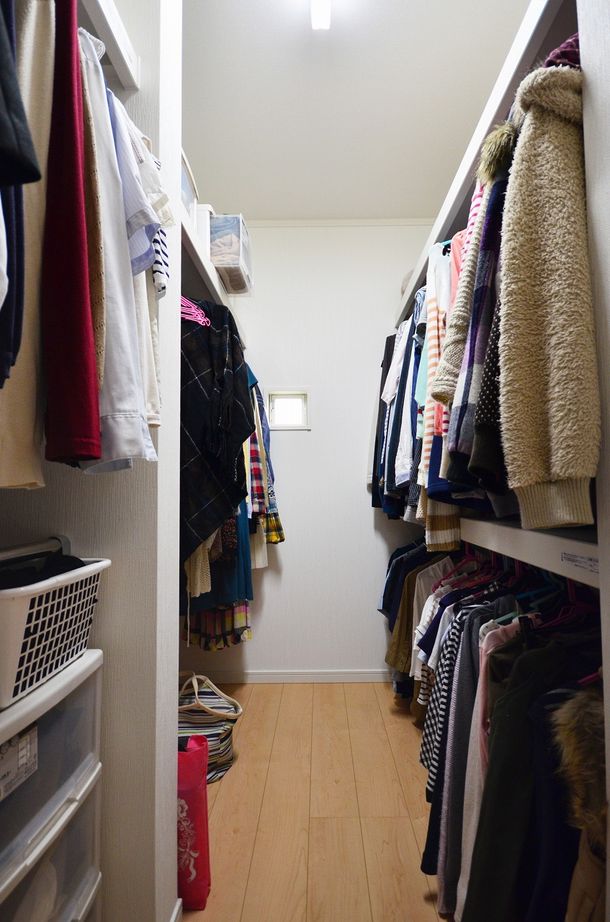 ファイブイズホーム 【坪単価61.5万円】小上がり畳スペース/1階に大容量ウォークインクローゼットを設置し収納にこだわったお家の建築実例画像9