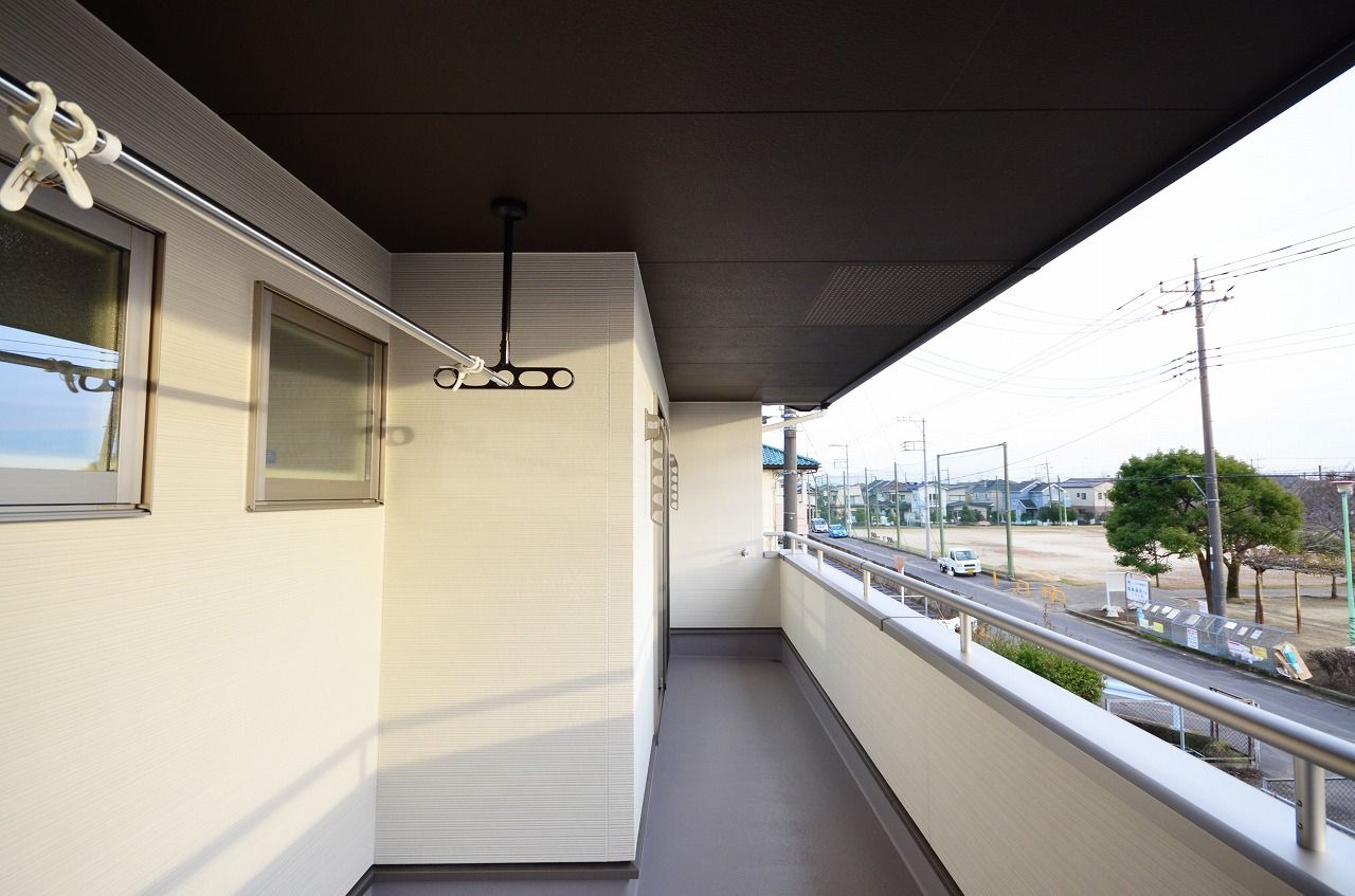 ファイブイズホーム 【坪単価61.5万円】小上がり畳スペース/1階に大容量ウォークインクローゼットを設置し収納にこだわったお家の建築実例画像10