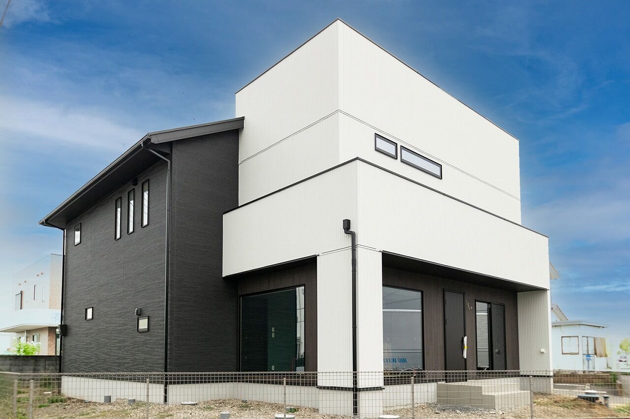 ファイブイズホーム 【坪単価46.1万円】スタイリッシュな外観とナチュラルな内観。好みのスタイルで理想を叶える/店舗併用住宅の建築実例画像2