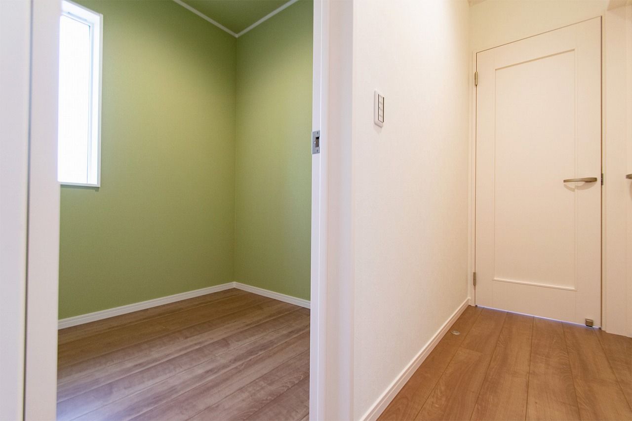 ファイブイズホーム 【坪単価46.1万円】スタイリッシュな外観とナチュラルな内観。好みのスタイルで理想を叶える/店舗併用住宅の建築実例画像8