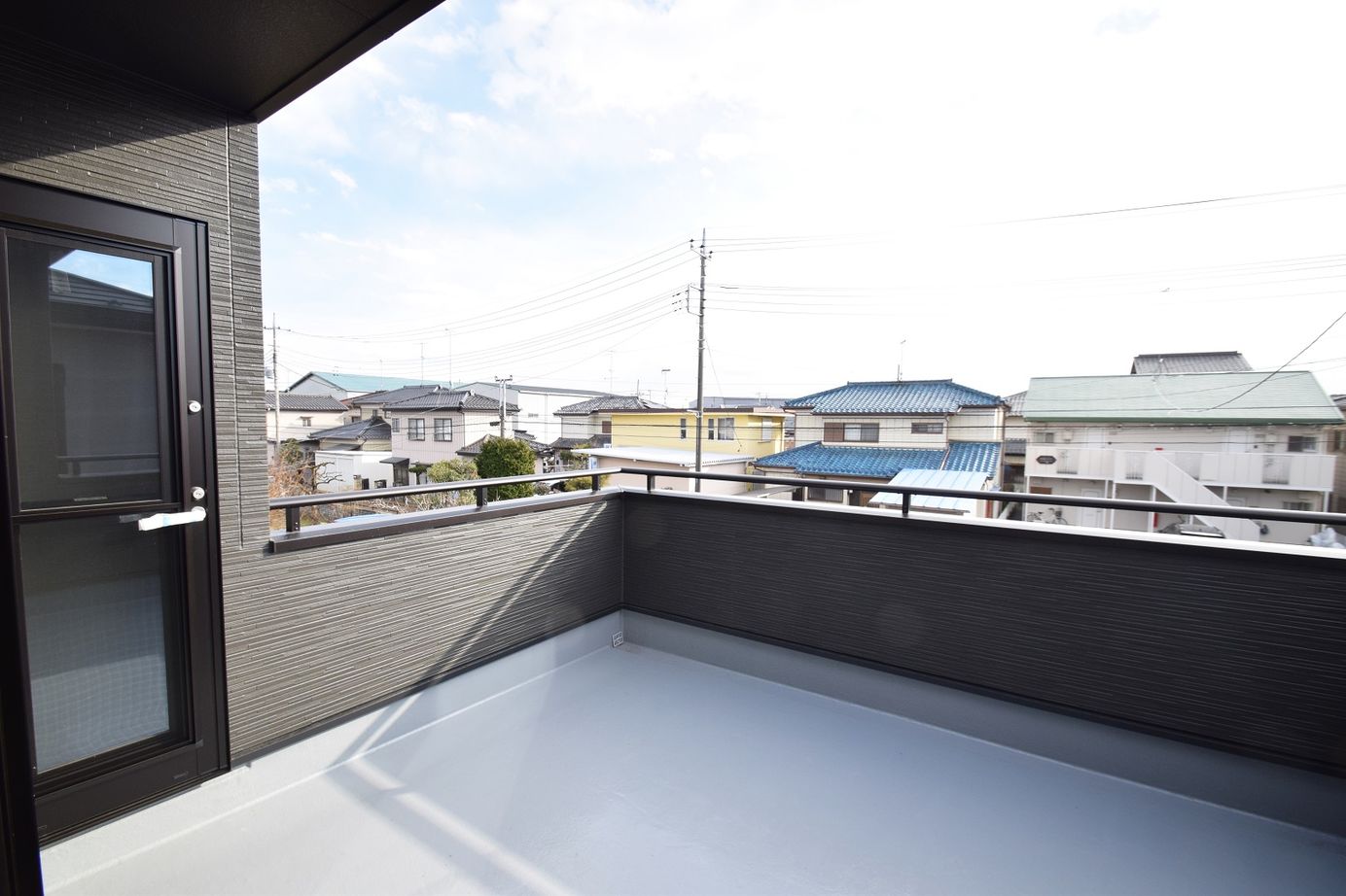 ファイブイズホーム 【坪単価50.4万円】キッチンを中心にしたLDK。緩やかに家事スペースと寛ぎ空間をゾーニングした住まいの建築実例画像8