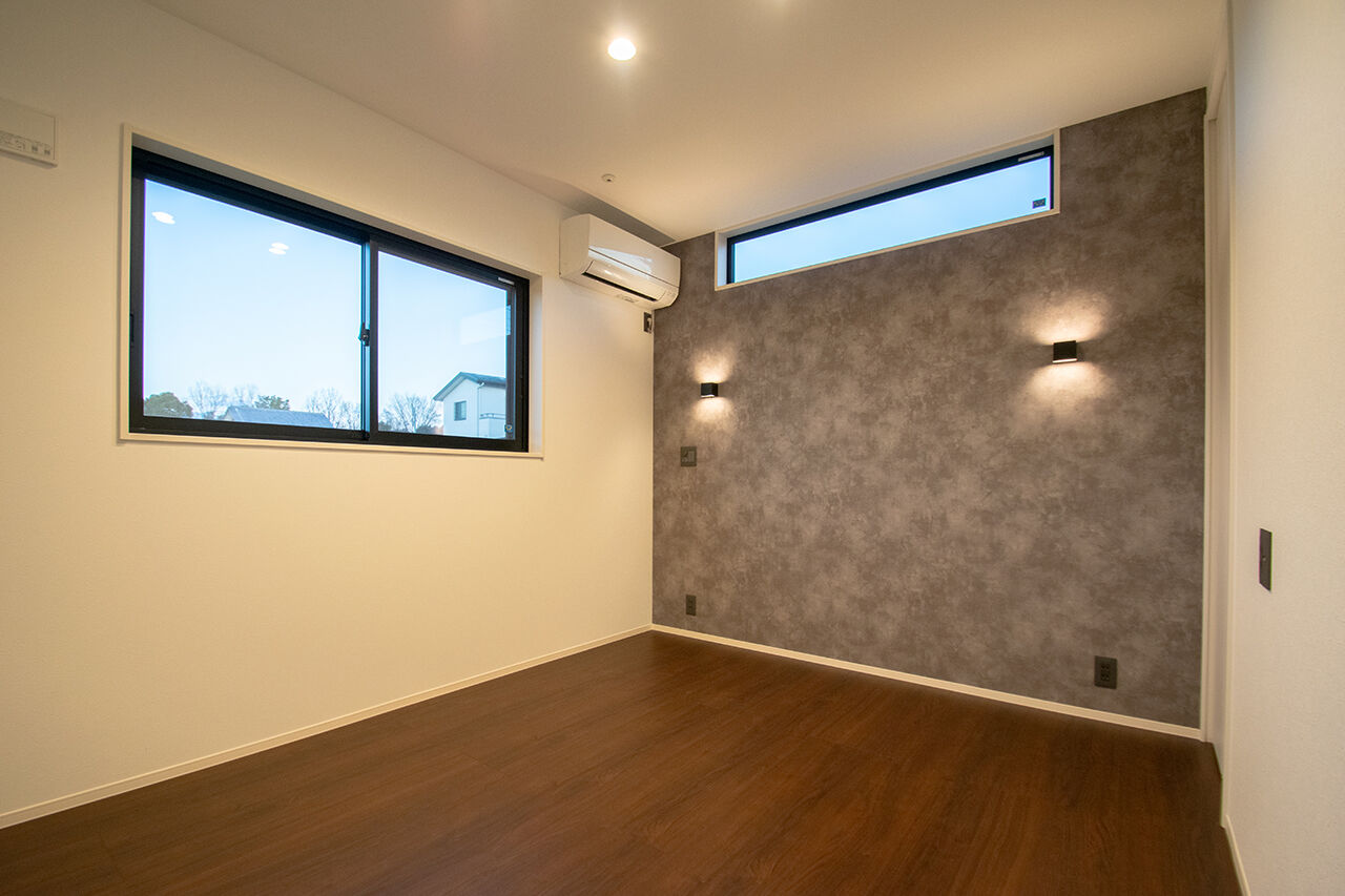 ファイブイズホーム 【坪単価64万円】吹抜け×化粧梁で開放的なリビング。ワンフロア完結のホテルライクな住まいの建築実例画像8