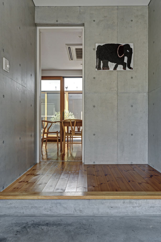 Home＆nico(ホームアンドニコ) 中庭のあるLDKはリゾートのような開放感と心地よさ。インナーガレージのあるRCの平屋の住まいの建築実例画像9