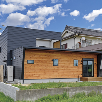 Home＆nico(ホームアンドニコ) 【愛知県/2000万円台/平屋/間取り図有】中庭とつながる高天井リビングの開放感！パッシブデザインの平屋の建築実例画像3