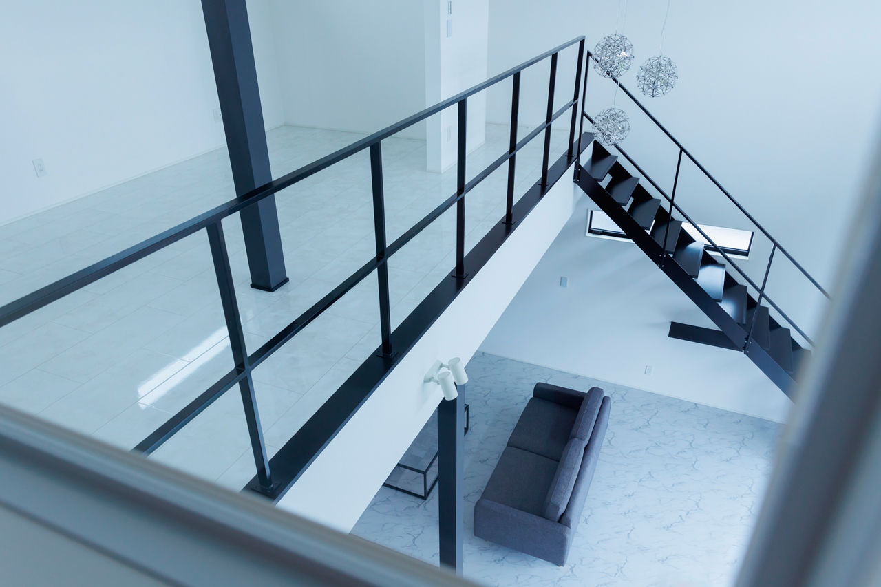 Home＆nico(ホームアンドニコ) 【愛知県／30坪台／吹抜けLDK】ラグジュアリー感あふれる32.8畳LDK。鉄骨階段が映える吹抜けの大空間の建築実例画像4