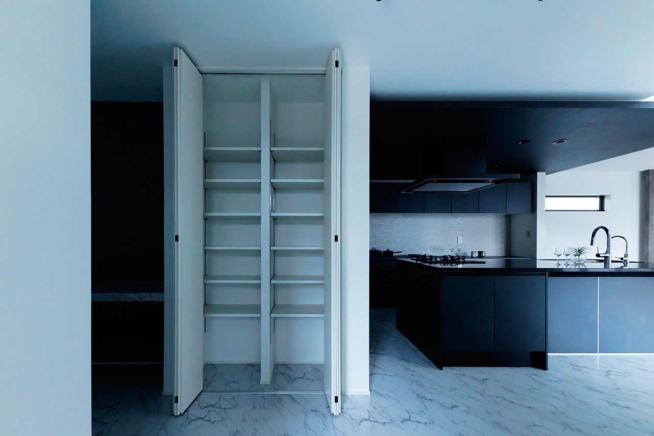 Home＆nico(ホームアンドニコ) 【愛知県／30坪台／吹抜けLDK】ラグジュアリー感あふれる32.8畳LDK。鉄骨階段が映える吹抜けの大空間の建築実例画像10