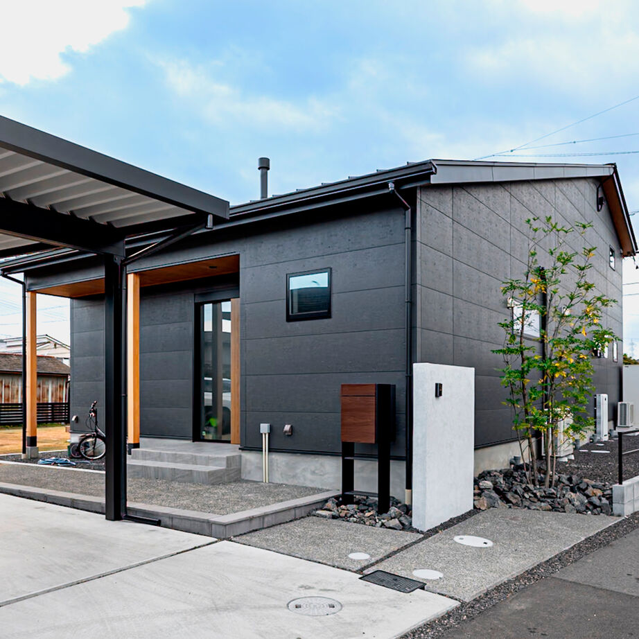 Home＆nico(ホームアンドニコ) 【吹抜けLDK×アイランドキッチン×薪ストーブ】滑り台や隠し扉も？「もう！ワクワクが止まらない家です」の建築実例画像3