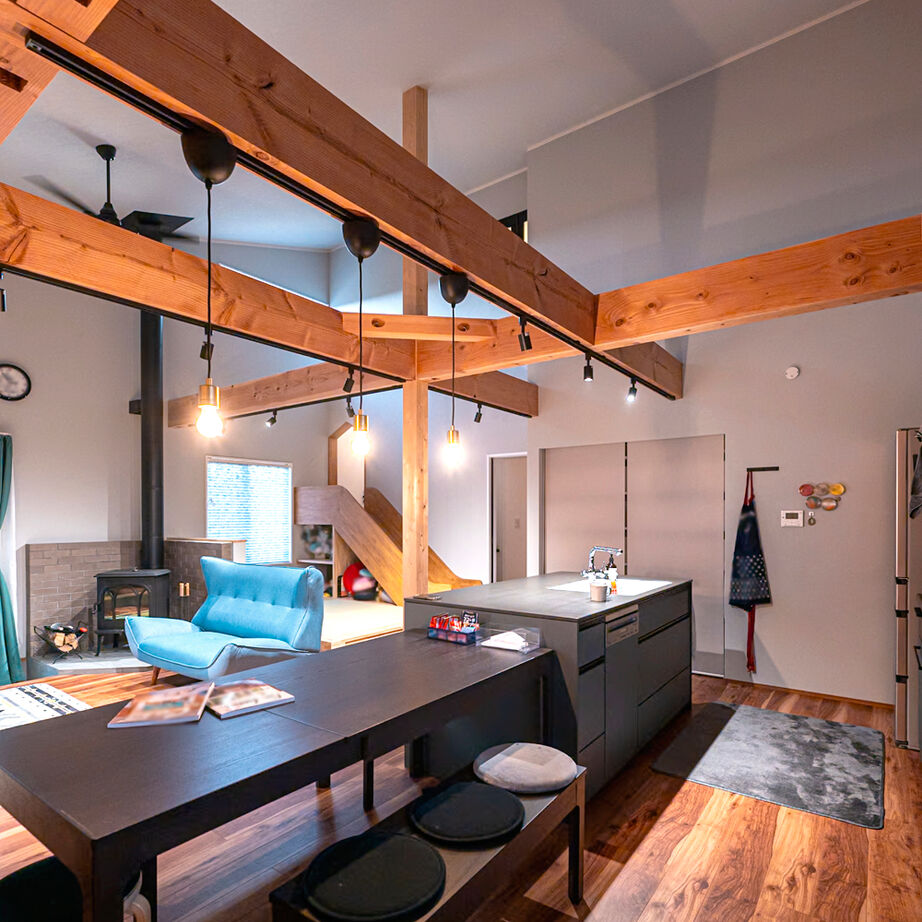 Home＆nico(ホームアンドニコ) 【吹抜けLDK×アイランドキッチン×薪ストーブ】滑り台や隠し扉も？「もう！ワクワクが止まらない家です」の建築実例画像5