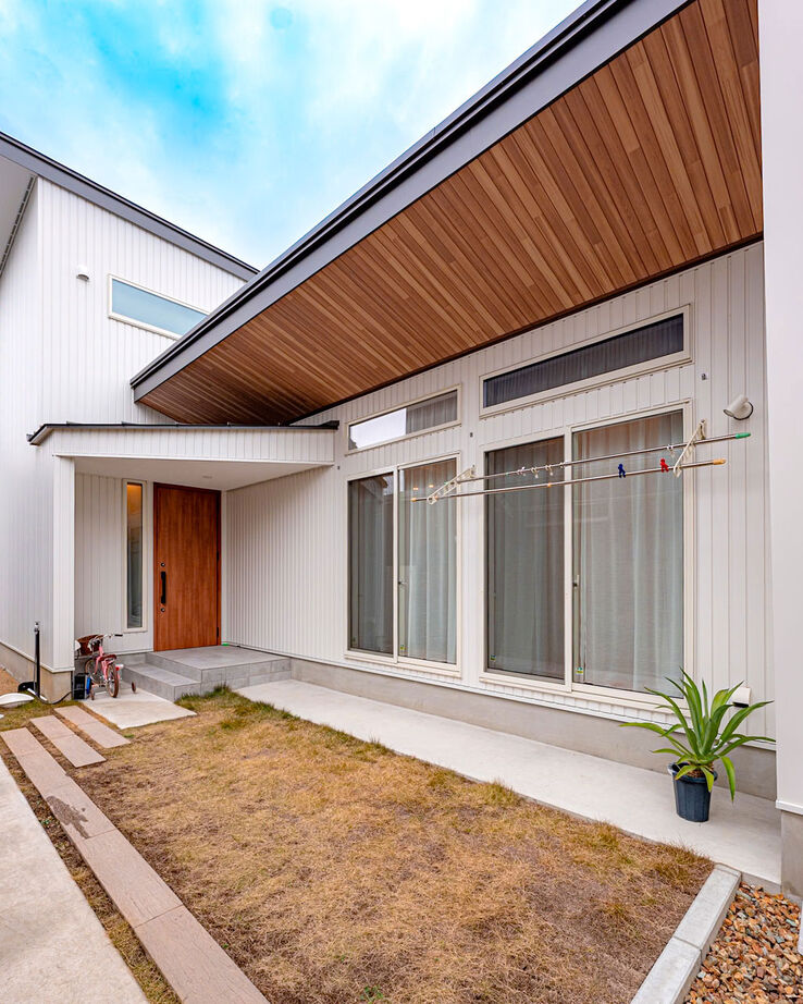 Home＆nico(ホームアンドニコ) 【愛知県/2000万円台/20坪台/回遊】上質キッチンと家事ラクが叶い、毎日幸せ。「子どもたちものびのび！」の建築実例画像2