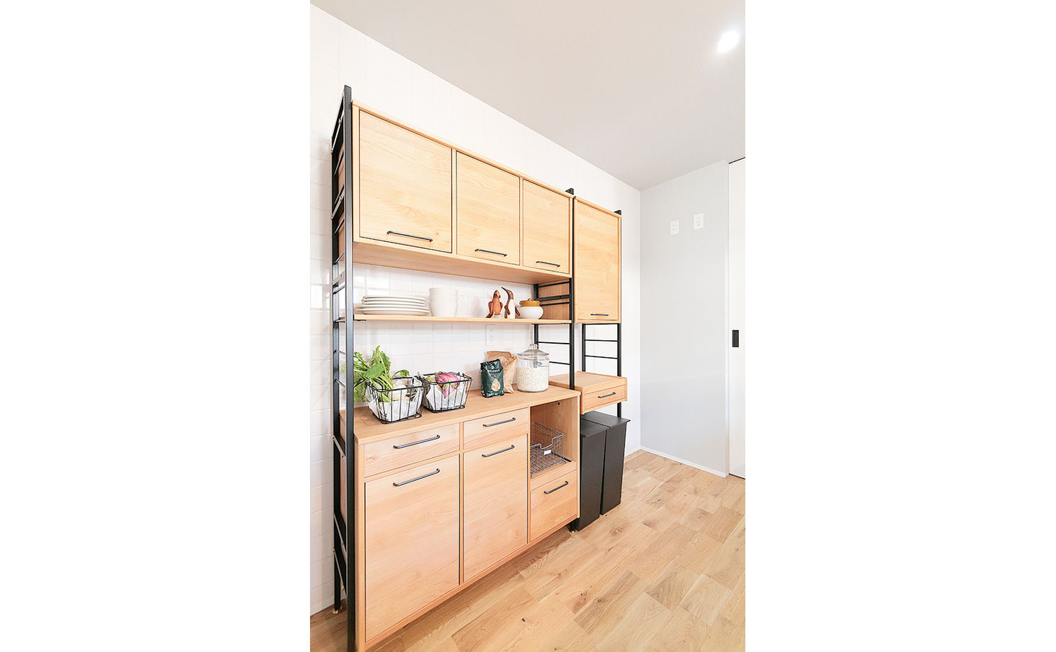 ジェネシス 【UA値0.55/2000万円台/31.4坪】狭小地で設計の工夫が光る。北欧スタイルで統一された心地よいZEH仕様住宅の建築実例画像6