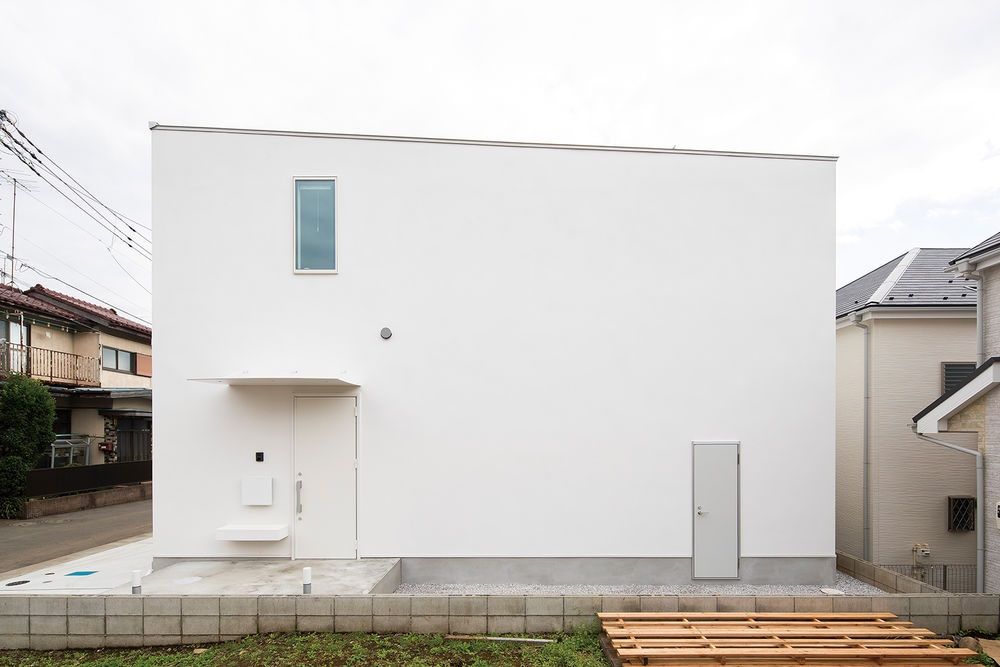 ジェネシス 【延床28坪・1945万円】パティオから光を入れた明るいLDK。窓を極限まで減らした大胆なデザインの建築実例画像8