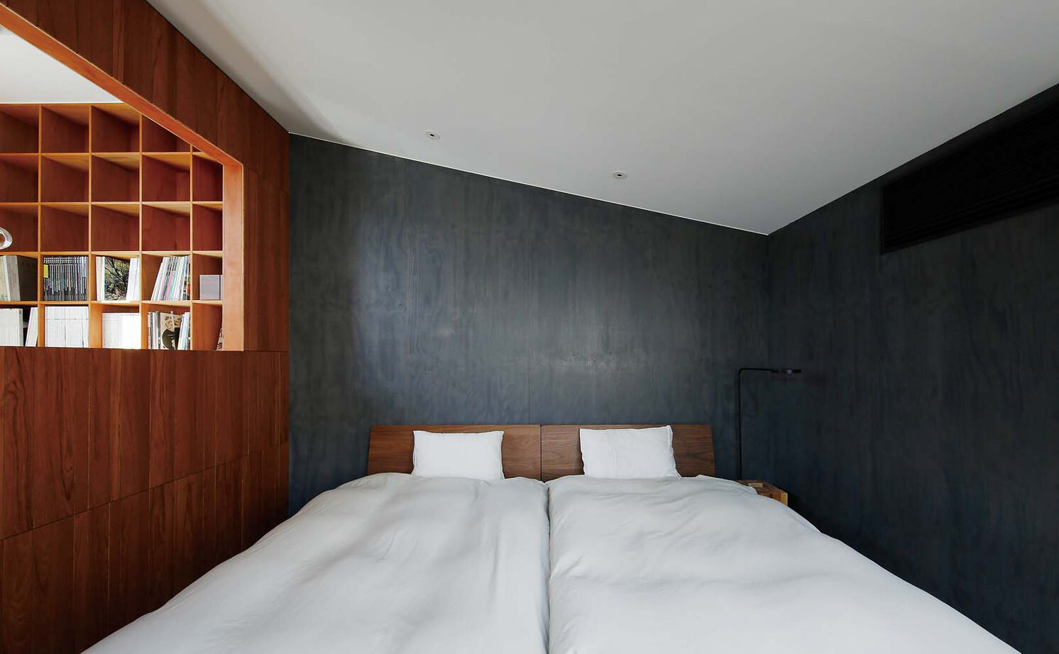 ジェネシス 【2000万円台/延床24.3坪/中庭/スキップフロア】室内から自然と繋がる。土間仕上がりのダイニングの建築実例画像10