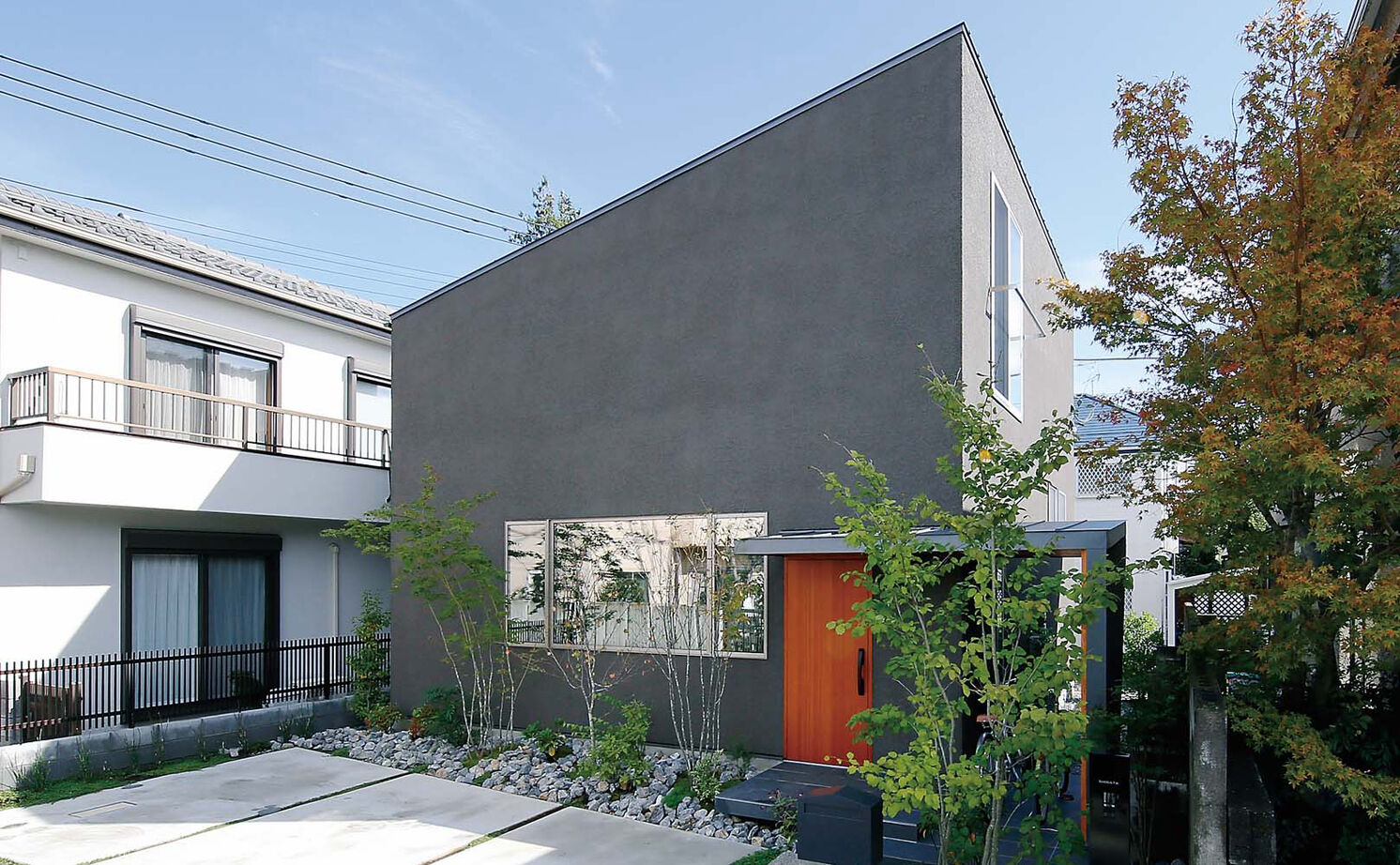 ジェネシス 【2000万円台/延床24.3坪/中庭/スキップフロア】室内から自然と繋がる。土間仕上がりのダイニングの建築実例画像15