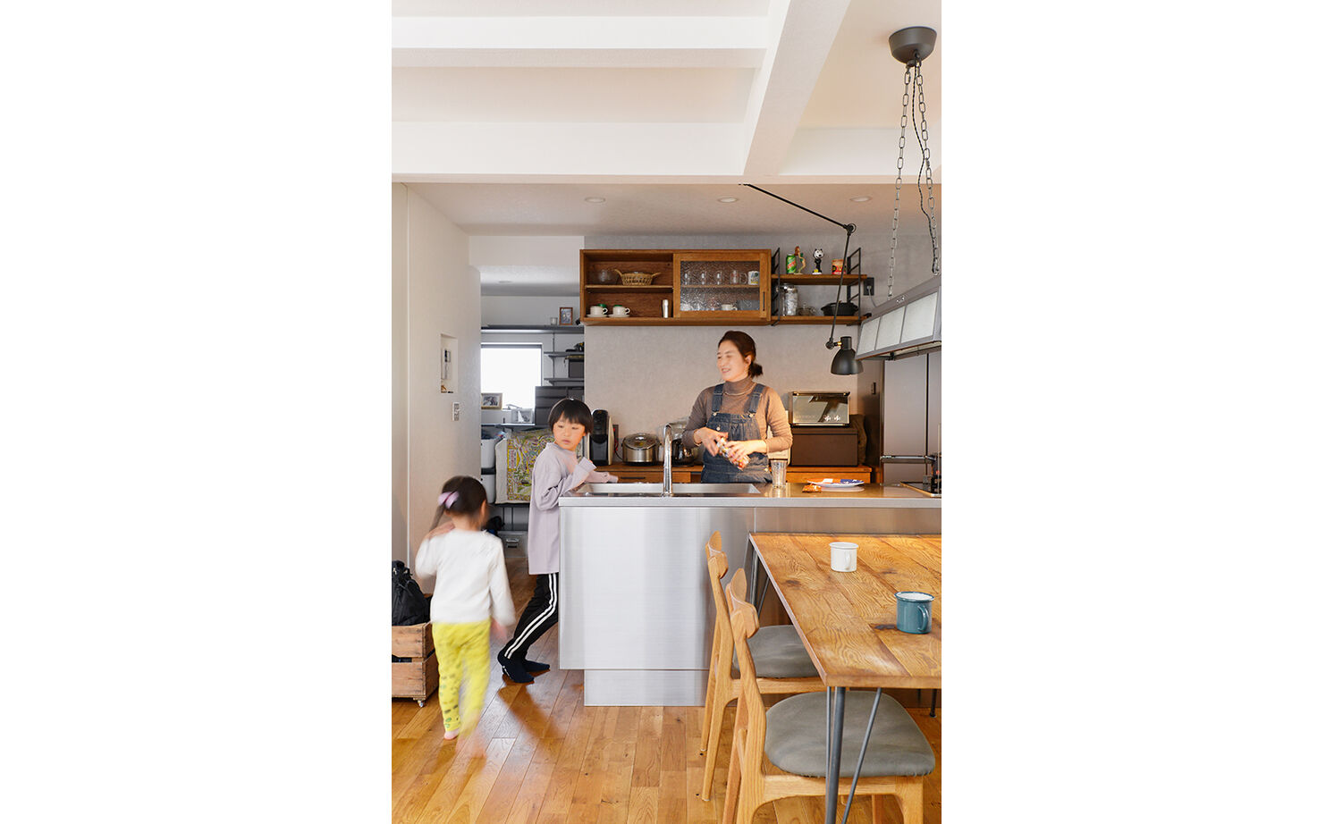 ジェネシス 【間取り有】狭小・旗竿地に欲しいものをぎゅっと詰めて。家族が集まる、クールな２階LDKの家の建築実例画像4