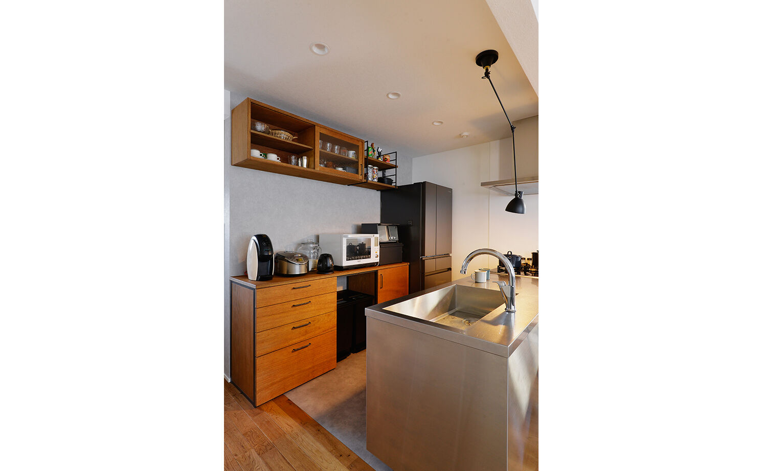 ジェネシス 【間取り有】狭小・旗竿地に欲しいものをぎゅっと詰めて。家族が集まる、クールな２階LDKの家の建築実例画像5