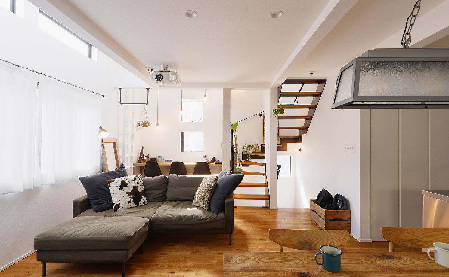 ジェネシス 【間取り有】狭小・旗竿地に欲しいものをぎゅっと詰めて。家族が集まる、クールな２階LDKの家の建築実例画像6