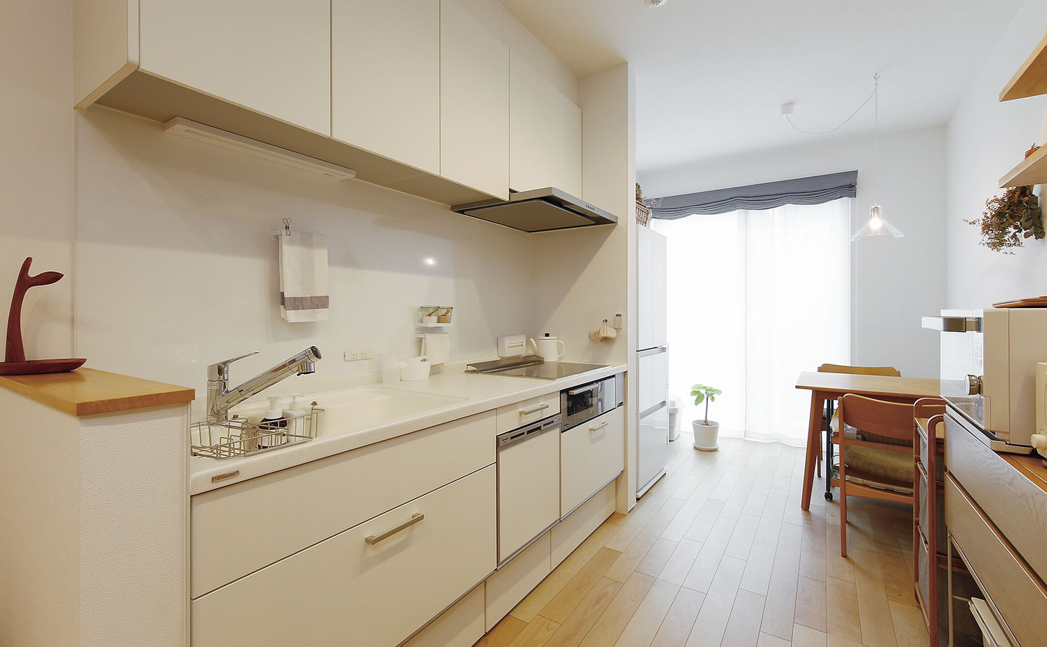 ジェネシス 【狭小地・間取り有】都心の駅近の土地は間口2.5m。予算を抑え、やりたいことを叶えた建坪約７坪の家の建築実例画像4