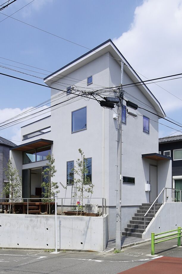 ジェネシス 【3100万円台/延床25.9坪/SE構法/間取り図】ウッドデッキにつながる窓と吹抜けのある明るいLDKの家の建築実例画像4