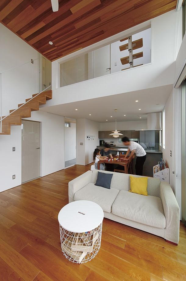 ジェネシス 【3100万円台/延床25.9坪/SE構法/間取り図】ウッドデッキにつながる窓と吹抜けのある明るいLDKの家の建築実例画像7