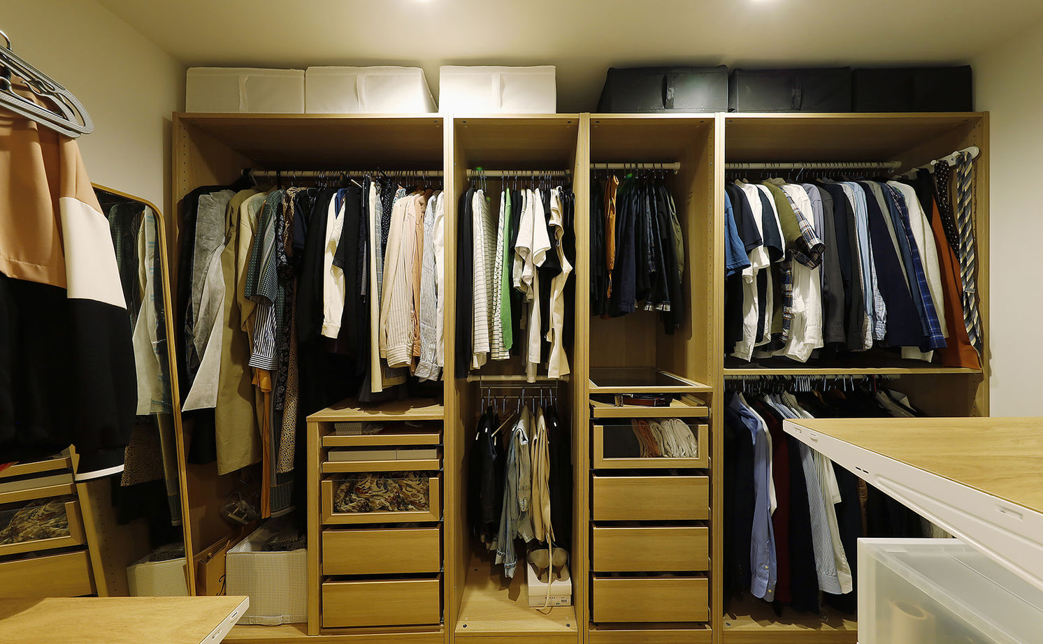 ジェネシス 【C値0.4/UA値0.54/間取り有】旗竿地に立つクールな黒い家。2階LDKは、緑と季節を感じる居心地のいい場所の建築実例画像10