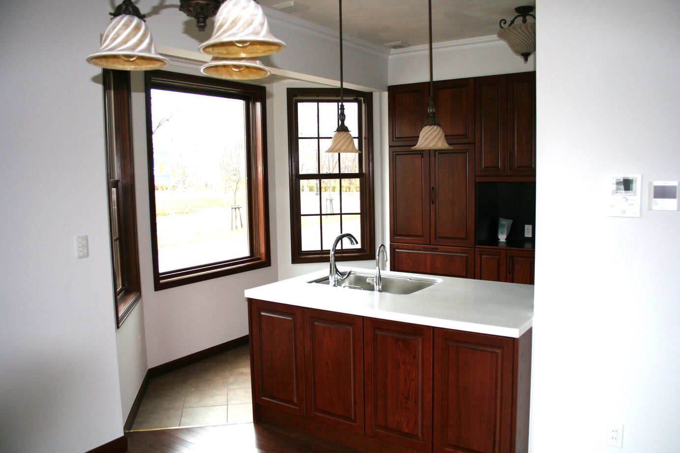 小林住工 【札幌市/ビルトインガレージ/レンガ】無垢材をふんだんに使用した輸入住宅風のレンガの家の建築実例画像3