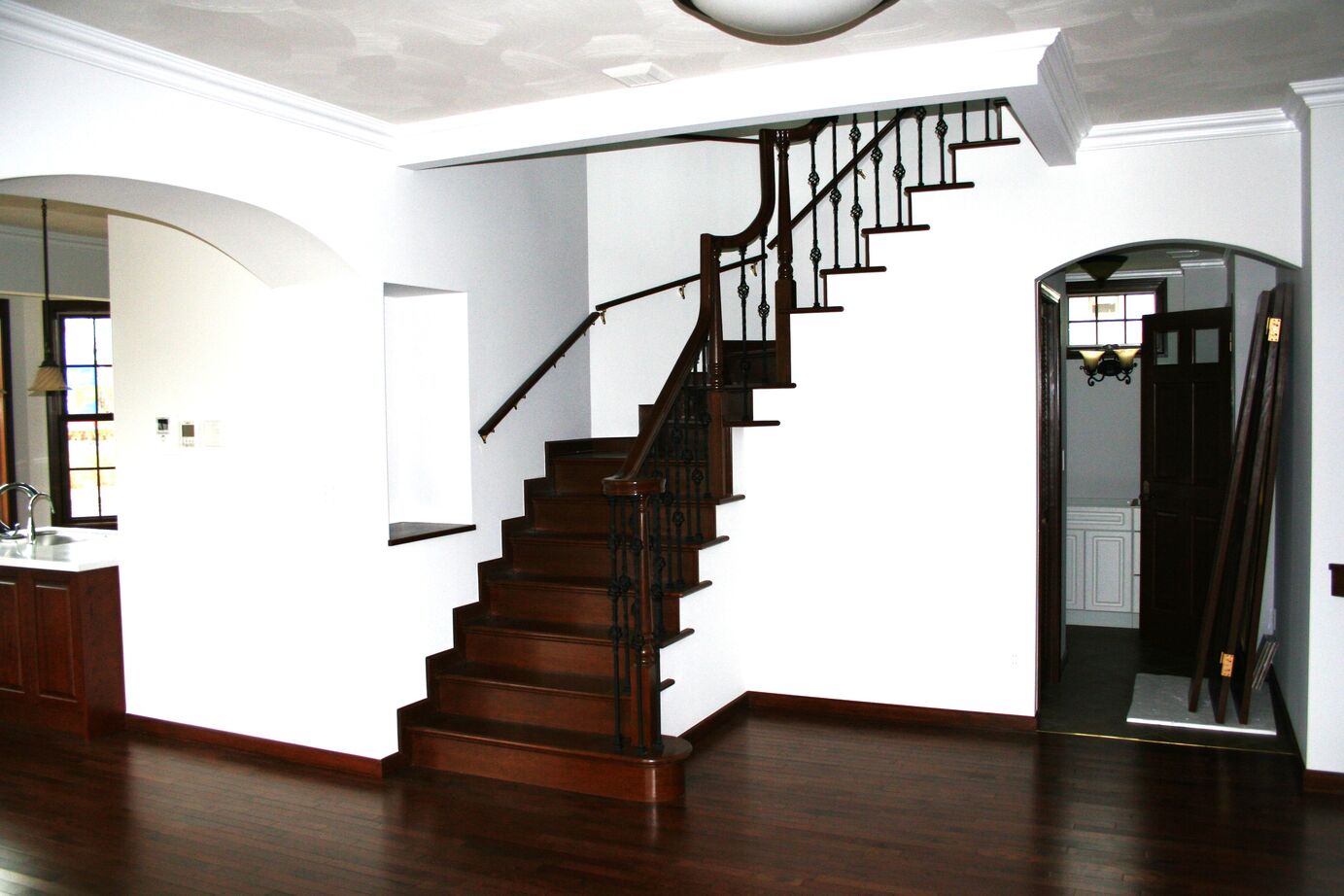 小林住工 【札幌市/ビルトインガレージ/レンガ】無垢材をふんだんに使用した輸入住宅風のレンガの家の建築実例画像6