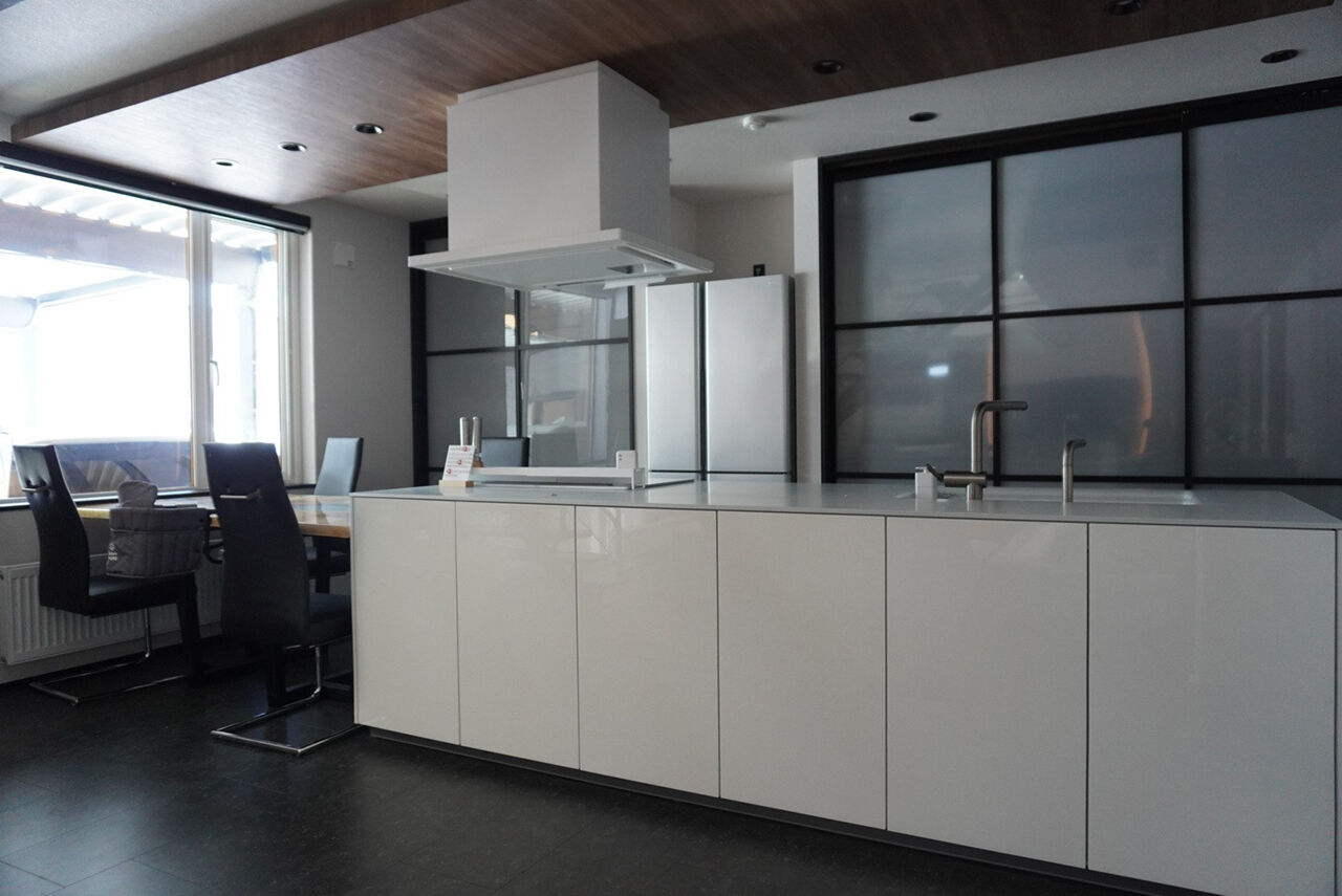 小林住工 【北広島／ビルトインガレージ／吹抜け／フリースペース】ダイナミックな吹抜けも、付加断熱工法で冬も快適！の建築実例画像6