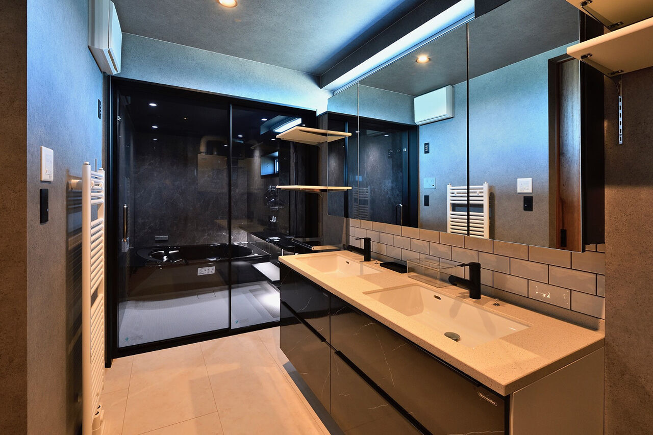 小林住工 【北広島／ビルトインガレージ／吹抜け／フリースペース】ダイナミックな吹抜けも、付加断熱工法で冬も快適！の建築実例画像9