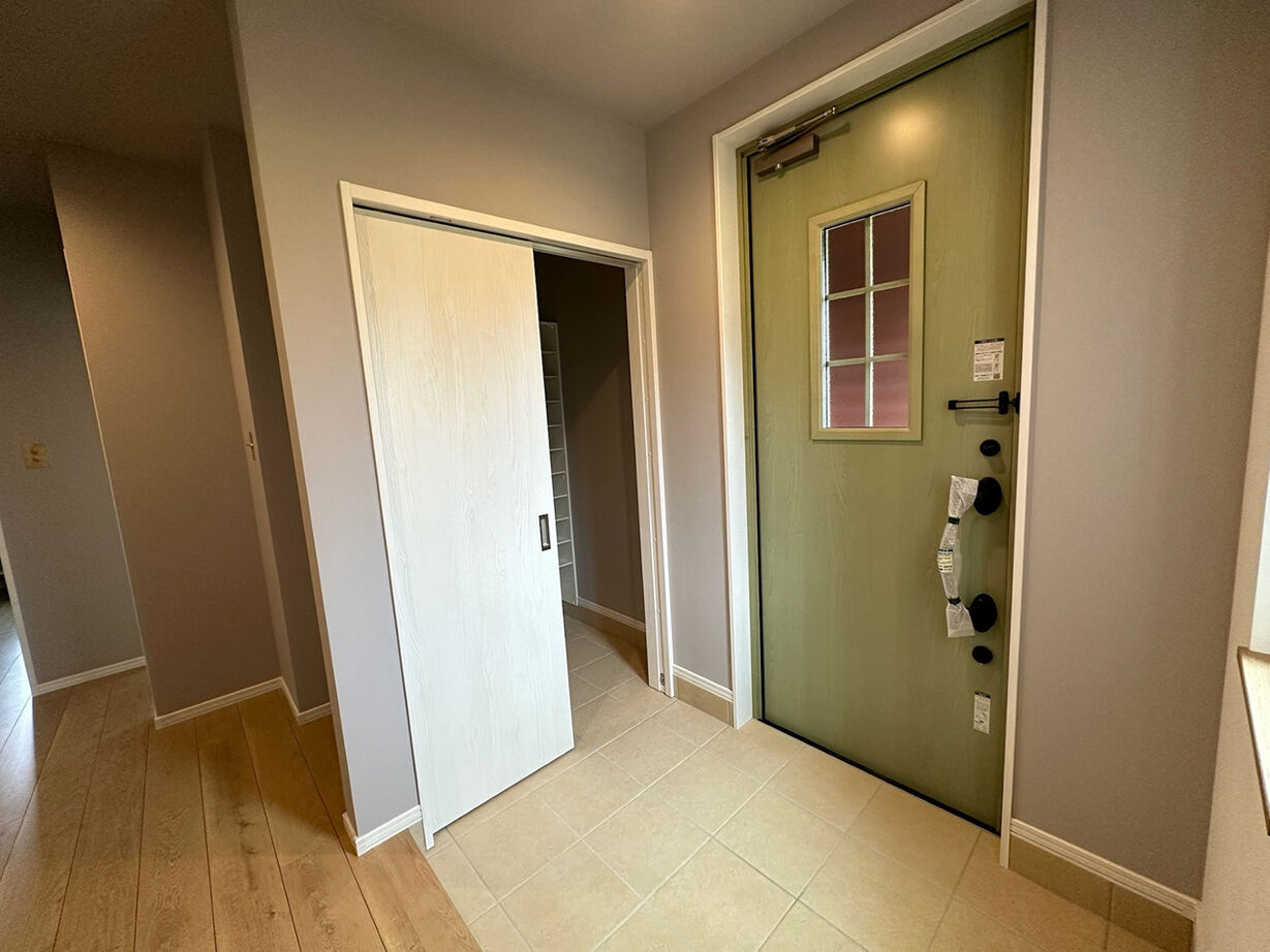 小林住工 【レンガの家／２階LDK／店舗併用住宅】お気に入りのレンガの外観。ロフト付きで収納充実+家事ラク！の建築実例画像10