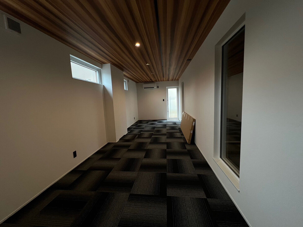 小林住工 【ビルトインガレージ／吹抜け／３階建て】職人技で、ホテルライクの「ライク」を超えた住まいが誕生の建築実例画像6