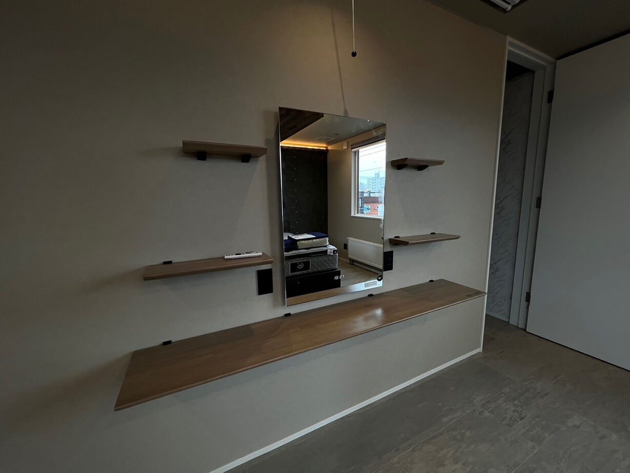 小林住工 【ビルトインガレージ／吹抜け／３階建て】職人技で、ホテルライクの「ライク」を超えた住まいが誕生の建築実例画像9