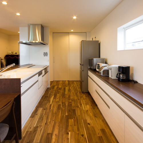 NASUホーム/那須土木 【間取り図有/52坪/2700万円】傾斜地を生かした高低差のある設計が自然豊かな景観を取り込んだ暮らしを実現の建築実例画像5