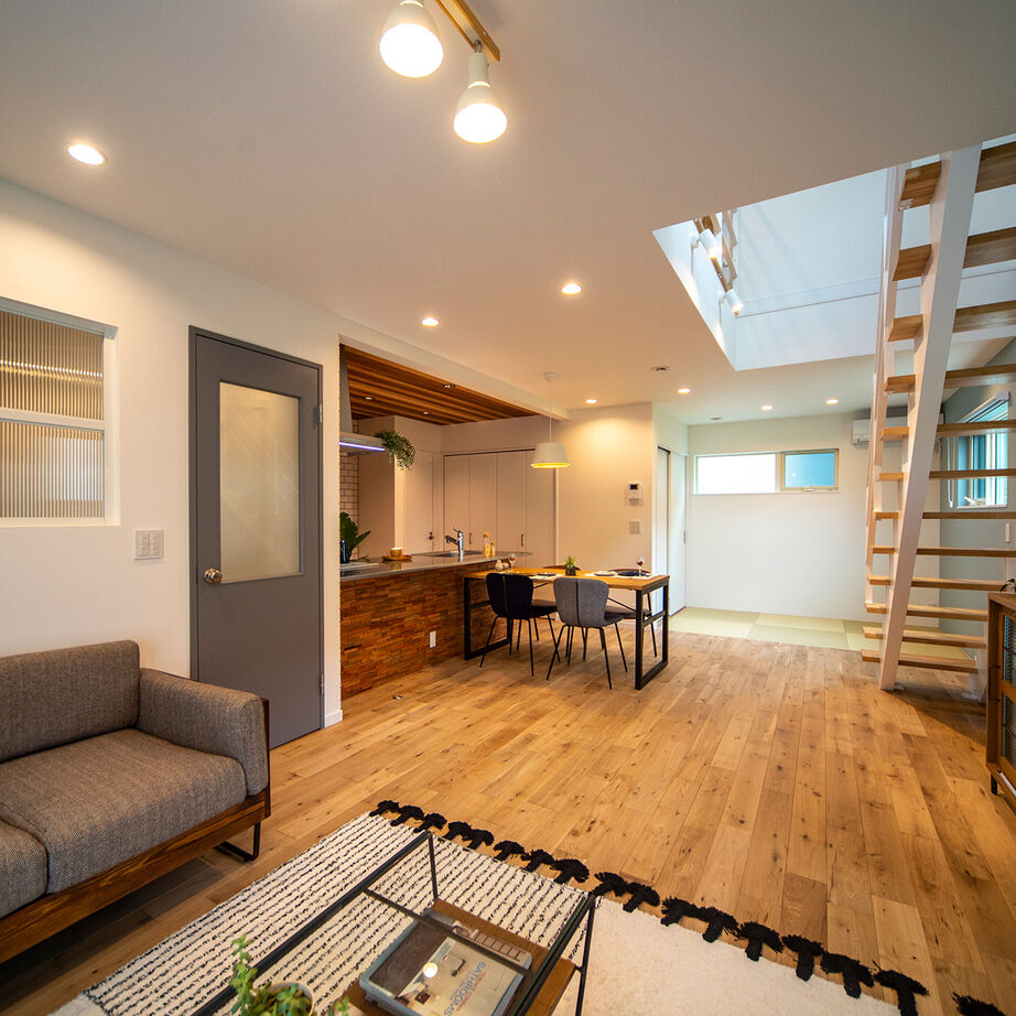 HOUSE THE GARDEN インナーバルコニーのある北欧カフェテイストの家の建築実例画像2