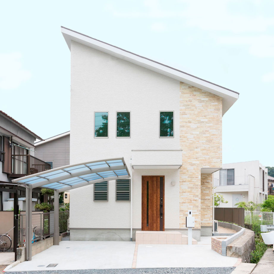 レアルハウス 【愛知|1000万円台|30坪台】間取りを何度も熟考。吹抜けリビングを中心にスイスイ家事ができる家にの建築実例画像2