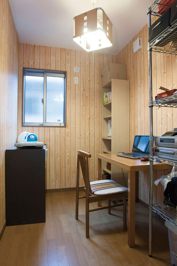 レアルハウス 【愛知|1000万円台|30坪台|二世帯】玄関ホールを広く、ランドリーは２つ。動線の工夫で寛ぎの二世帯にの建築実例画像4