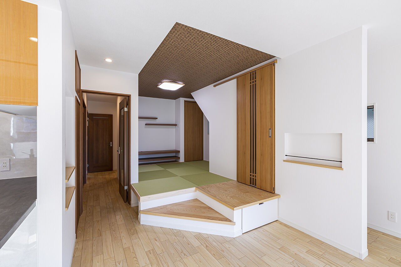レアルハウス 【愛知県|廊下とつながる土間収納|趣味を楽しむ】収納力と利便性にもこだわった、お洒落に見せる住まいの建築実例画像6